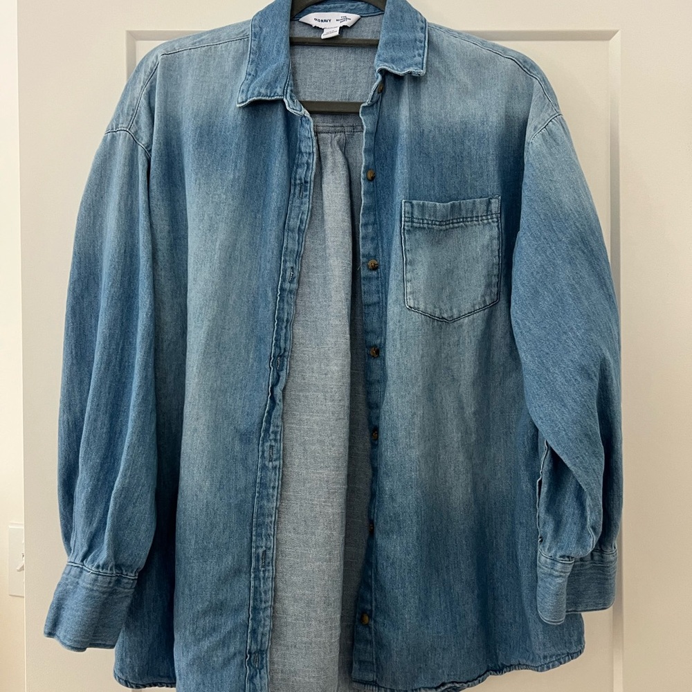 Old Navy womens boyfriend Blue Button Down Shirt